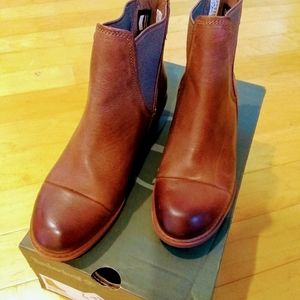 NEW Timberland Sutherlin Bay Chelsea boots
